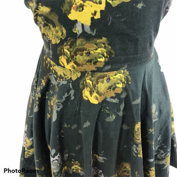 Closet London Fit and‎ Flare Cut Out Dress Size 4US - Picture 3 of 8